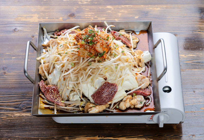 もつ料理と鉄板焼きの逸品料理